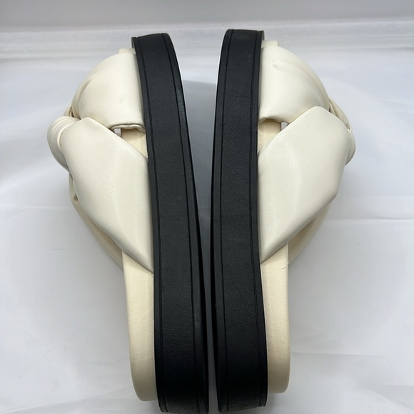 New Mia Mita Bon women's ivory sandals size 6M - Picture 4 of 5
